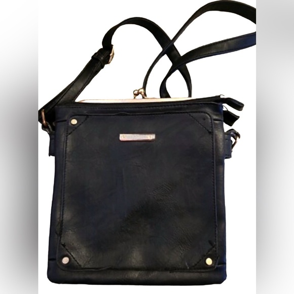 Handbags - VINTAGE Women’s Black Leather Crossbody
Handbag/Purse with Kiss-Lock Top